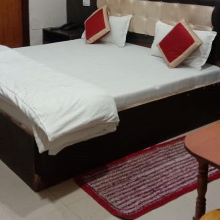Jaya Palace Hotel By Wb Inn Dhaulpur Εξωτερικό φωτογραφία