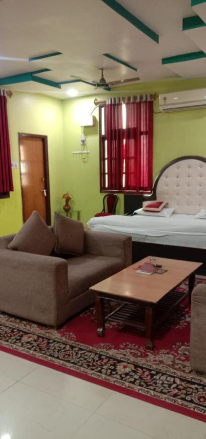 Jaya Palace Hotel By Wb Inn Dhaulpur Εξωτερικό φωτογραφία